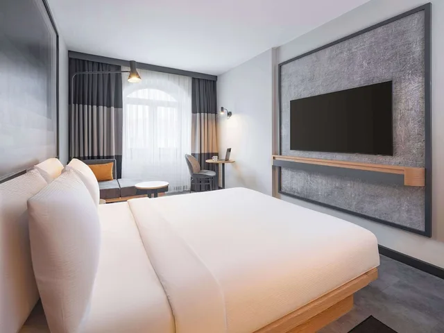 Superior, Double Bed, Courtyard View, Ibis Istanbul Sisli 5/10