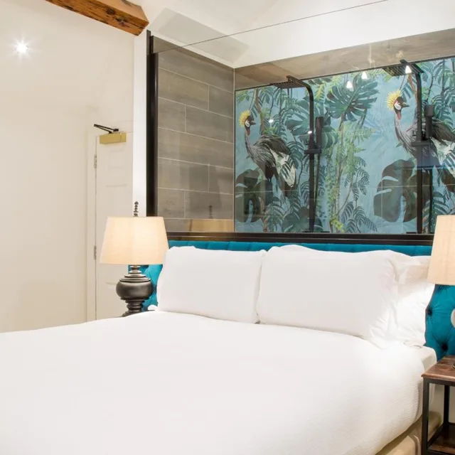 Tropical، The Hotel Chester 3/5