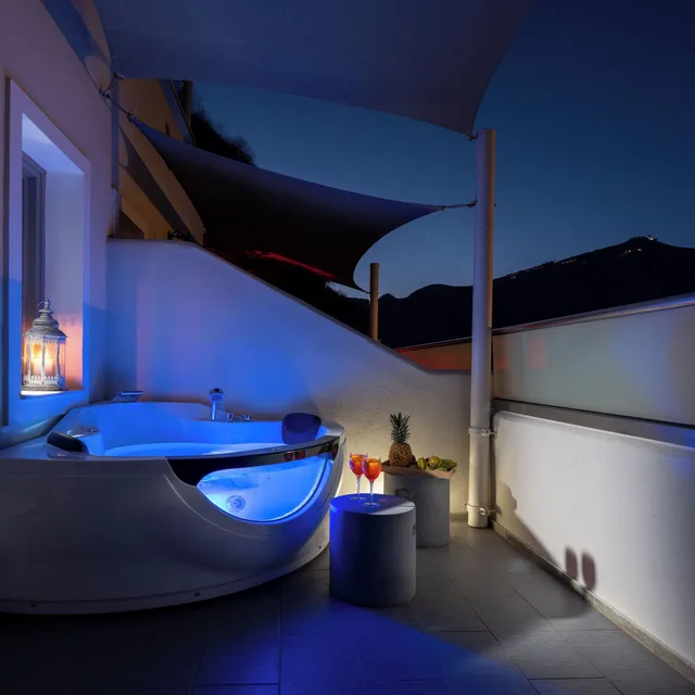جناح سوبيريور بسرير مزدوج بجاكوزي، SMARAGDI APARTMENTS 4/6