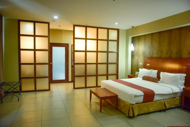 غرفة سوبيريور بسرير كينج بإطلالة على البحر، Harbour View Suites 3/10