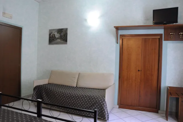 غرفة مفردة، Hotel Farini 3/7