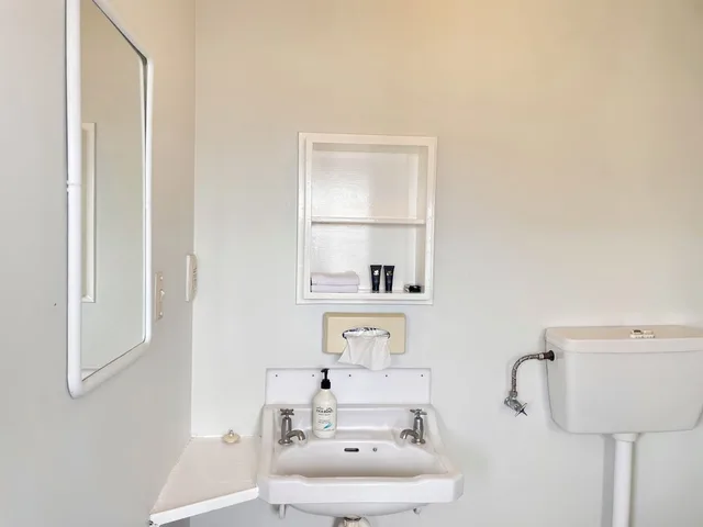 استوديو بسرير كوين بمطبخ صغير، Mt Eden Motel 8/9