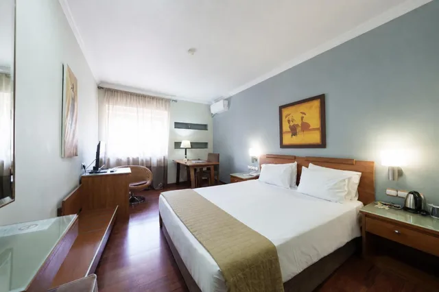 غرفة بزنس بسرير كوين، Capsis Hotel Thessaloniki 1/10