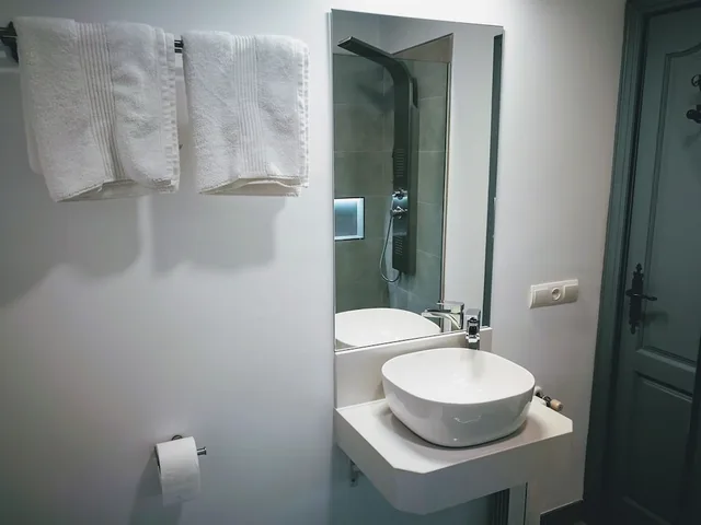 غرفة ديلوكس بسرير كوين، Hotel Ronda Moments 5/6