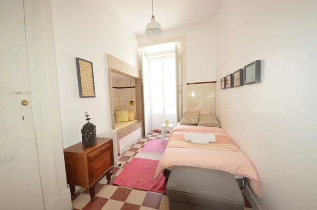 Bright, Single, Shared Bathroom، The Color Hostel 2/17