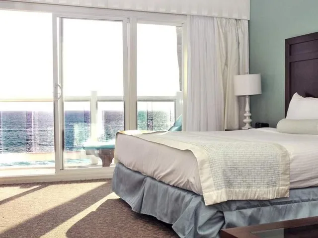 Room, King Bed, Beach Front، Capri Laguna Inn On the Beach 3/5