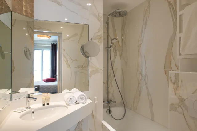 Classic, King Bed, Hotel La Regence Etoile 7/7