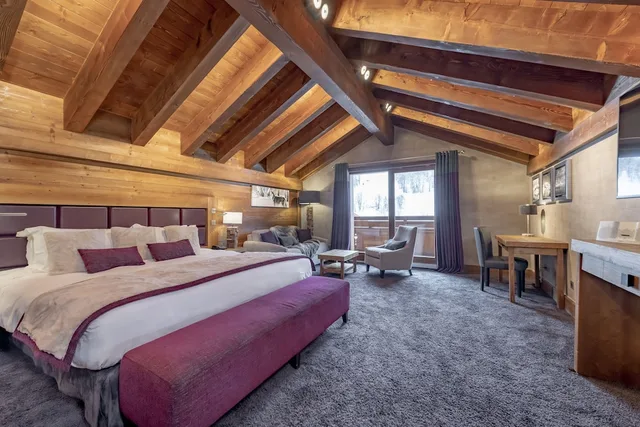 Charme, Junior Suite, King Bed، Le Kaila 2/3