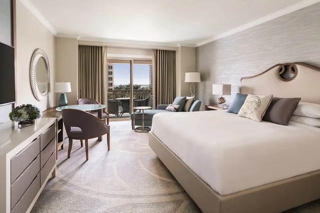 غرفة بسرير كينج بشرفة، The Ritz Carlton Sarasota 2/3