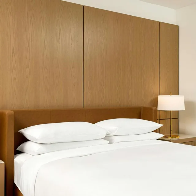 غرفة قياسية بسريرين كوين لذوي الإعاقة، JW Marriott Reston Station 2/3