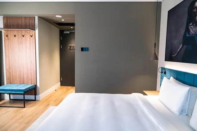 غرفة بريميوم بسرير كينج بإطلالة على المدينة، Radisson Blu Aurum Hotel Brasov 3/10