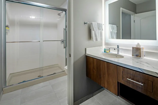 جناح استوديو بسرير كوين، Staybridge Suites Long Beach Airport 4/8