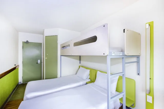 غرفة قياسية بسريرين منفصلين وسرير بطابقين، ibis budget Newcastle 3/7