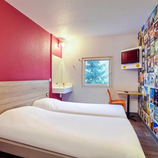 Car, Twin Beds, Shared Bathroom، hotelF1 Roissy CDG 1/10