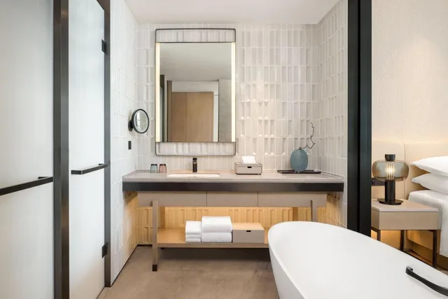 غرفة واسعة بسريرين مزدوجين بشرفة، Sheraton Beihai Resort 3/3