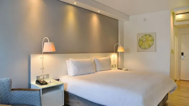 غرفة قياسية بسريرين كوين، ANEW Hotel Roodepoort Johannesburg 1/2