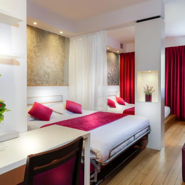 جناح، AMBRE HOTEL 1/7