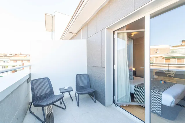 Petite, Terrace، Zinema 7 9/9