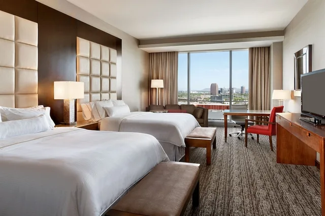 غرفة ديلوكس بسريرين كوين بإطلالة على المدينة لذوي الإعاقة، Westin Phoenix Downtown 1/3