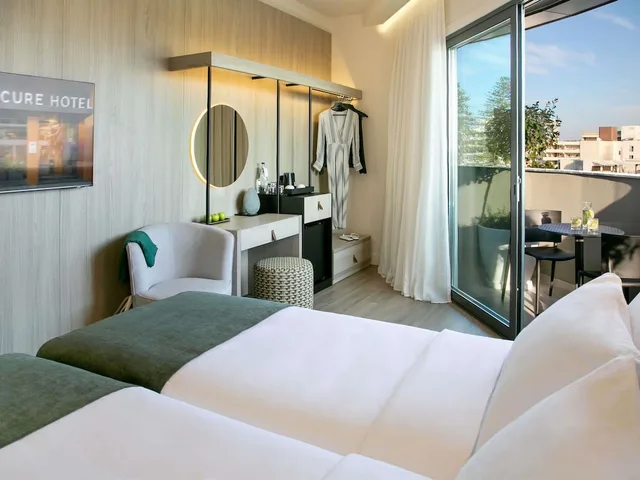 Classic, Convertible Double Bed, Balcony، Mercure Larnaca Finikoudes Beach 7/10