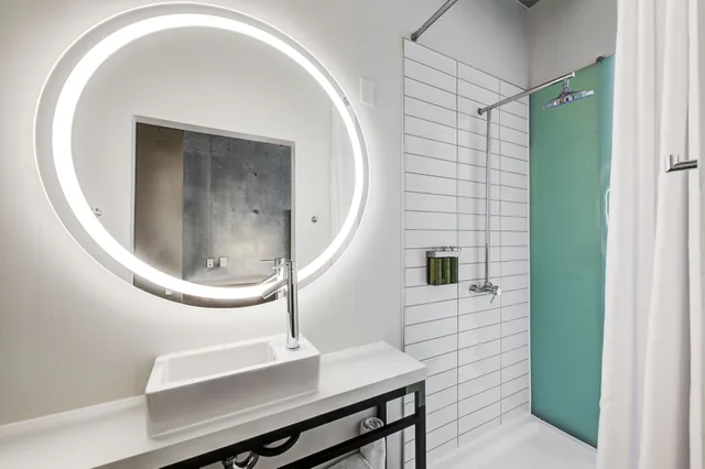 لوفت بسريرين مزدوجين لذوي الإعاقة، NYLO Las Colinas Hotel, Tapestry Collection by Hilton 5/5