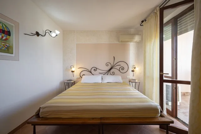 Superior, Suite, Queen Bed, Sea View, Sofa, Balcony, Lola Piccolo Hotel 2/5
