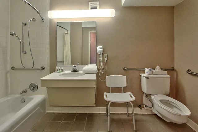 جناح بسرير كينج بغرفتي نوم لذوي الإعاقة، Hotel Mesa Albuquerque Midtown 8/9