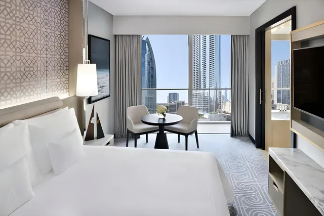 Premier Room, Kempinski Central Avenue Dubai 1/2