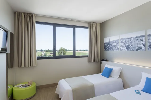 غرفة بسريرين منفصلين، B&B Hotel Bologna 5/10