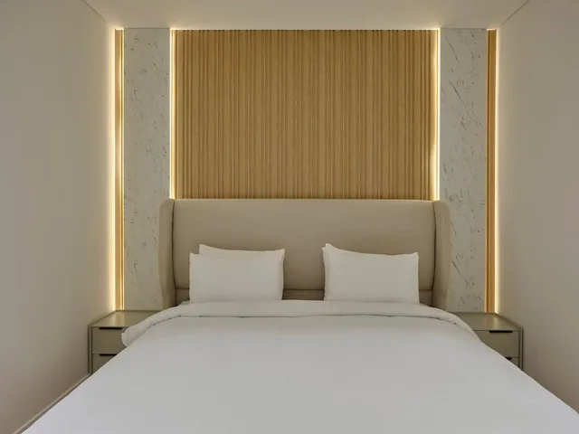 غرفة سيغنتشر بسرير كينج بجاكوزي، NUR Aparthotel Athens 1/3