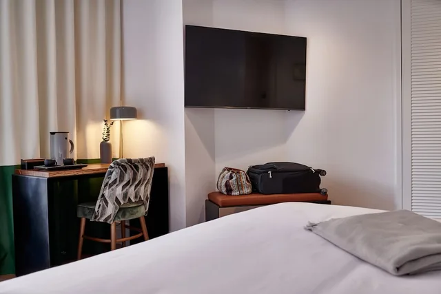 بنتهاوس بسرير كوين بشرفة، COSMO HOTEL Y BAR 2/4