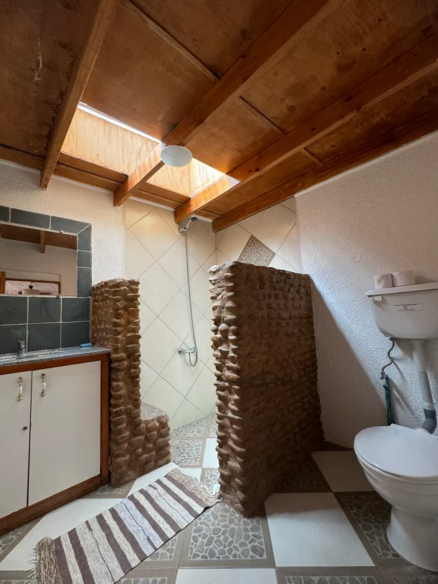 غرفة ثلاثية بسريرين منفصلين بحمام خاص، Ruka Zen Lodge 7/7