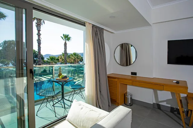 جناح بسرير كينج وسرير كوين، Yalipark Beach Hotel 10/20