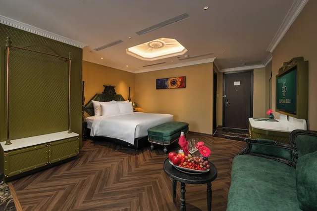 جناح شهر العسل بسرير كينج بإطلالة على المدينة، Hanoi Emerald Waters Hotel Spa 7/10