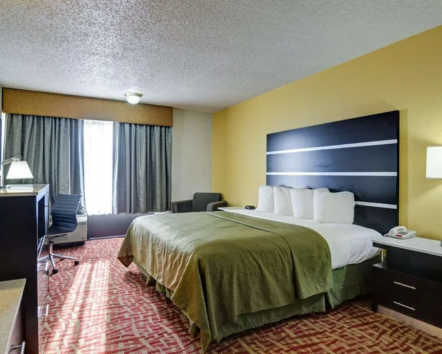 غرفة بسرير كينج للمدخنين لذوي الإعاقة، Quality Inn Fort Smith I-540 1/2