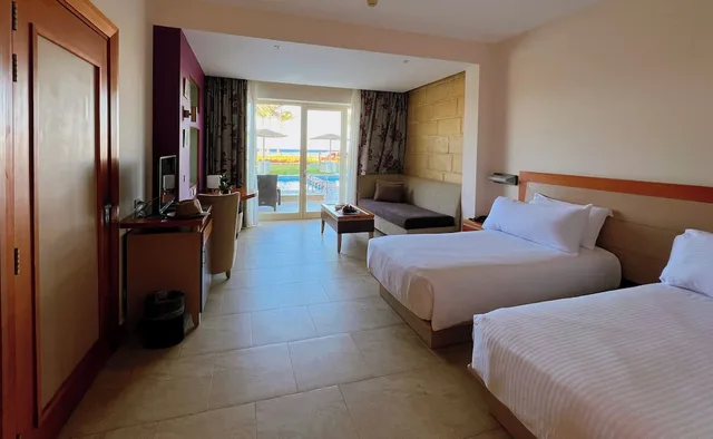 غرفة ديلوكس بسرير كينج بإطلالة على البحر بمسبح خاص، Barcelo Tiran Sharm 1/10