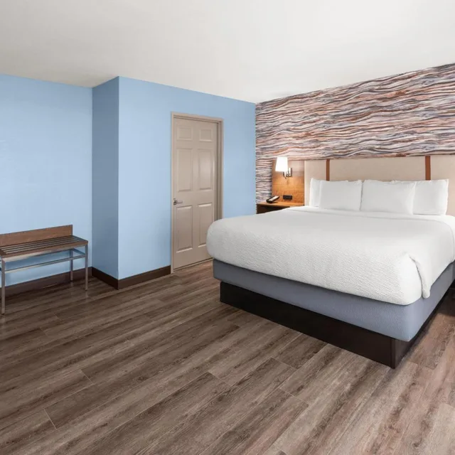 جناح ديلوكس بسرير كينج بإطلالة على الجبل لذوي الإعاقة، La Quinta Inn & Suites by Wyndham Ruidoso Downs 4/10