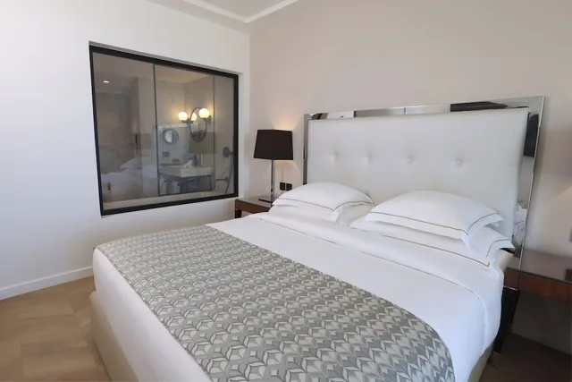 Diplomat, Suite, King Bed, Sea View، Movenpick Hotel Beirut 3/10