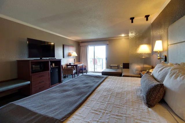 جناح بسرير كينج، Best Western Harbour Pointe Lakefront 3/4