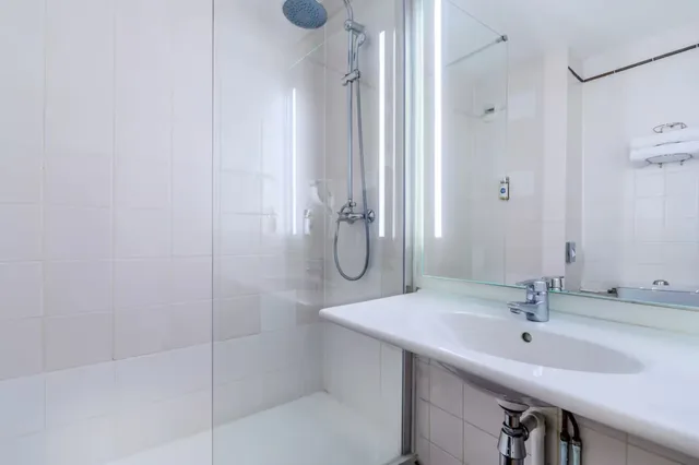 غرفة قياسية رباعية، Comfort Hotel Paris Porte d Ivry 9/10