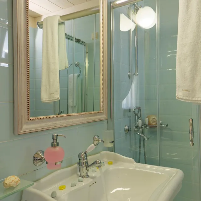 جناح عائلي، Ionia Suites 6/6