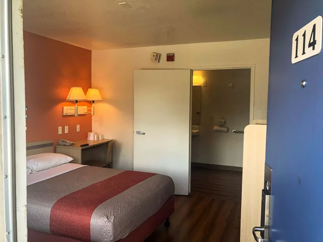 غرفة ديلوكس بسرير مزدوج، Motel6 Jacksonville, FL - Orange Park 4/10