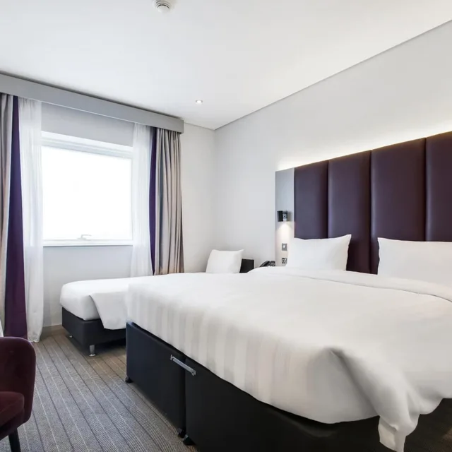 New Style, Family, King Bed, Premier Inn Abu Dhabi Capital Centre 4/10
