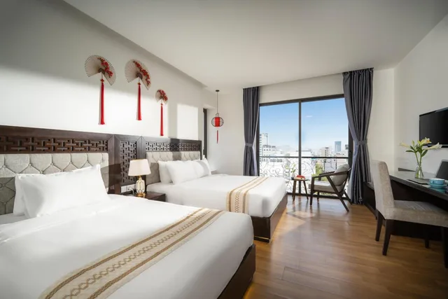 جناح عائلي بسرير مزدوج وسرير فردي بشرفة، Flower Hotel 1/1