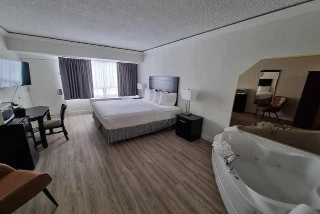 جناح بسرير كينج، Travelodge by Wyndham Trois-Rivieres 3/7