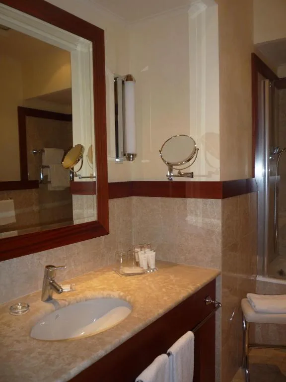 غرفة قياسية ثلاثية بثلاثة أسرّة، Starhotels Terminus 8/10
