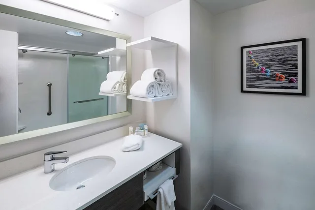 غرفة بسرير كينج، Hampton Inn Gainesville, GA 3/5