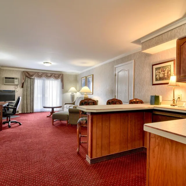 جناح تنفيذي بشرفة، Roosevelt Inn And Suites 4/6
