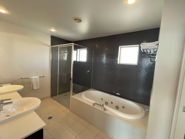 بنتهاوس بسريرين منفصلين وسريرين كينج بـ3 غرف نوم، Ramada Hotel and Suites by Wyndham Ballina Byron 4/4