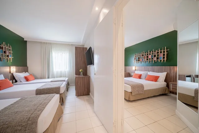 جناح متصل عائلي قياسي بسرير كوين وسريرين منفصلين، Oceani Beach Park Resort 5/10